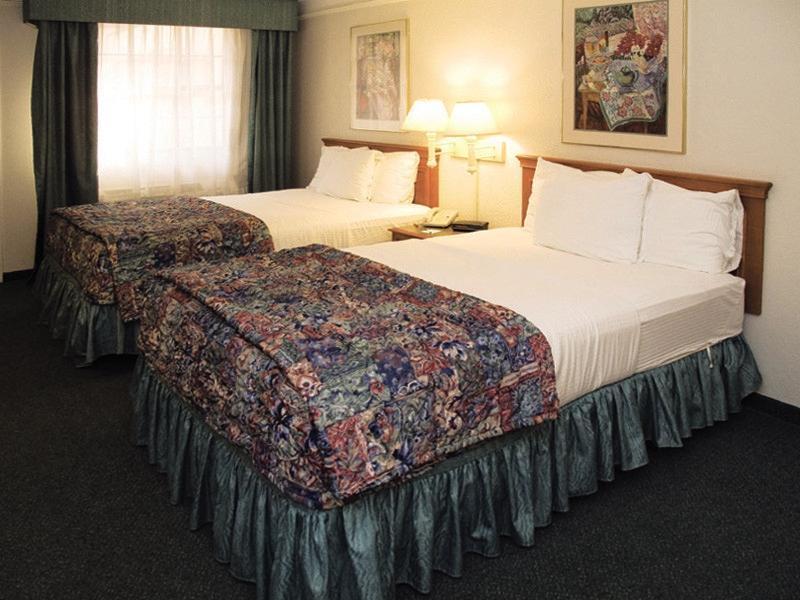 La Quinta Inn By Wyndham Tallahassee North Room photo
